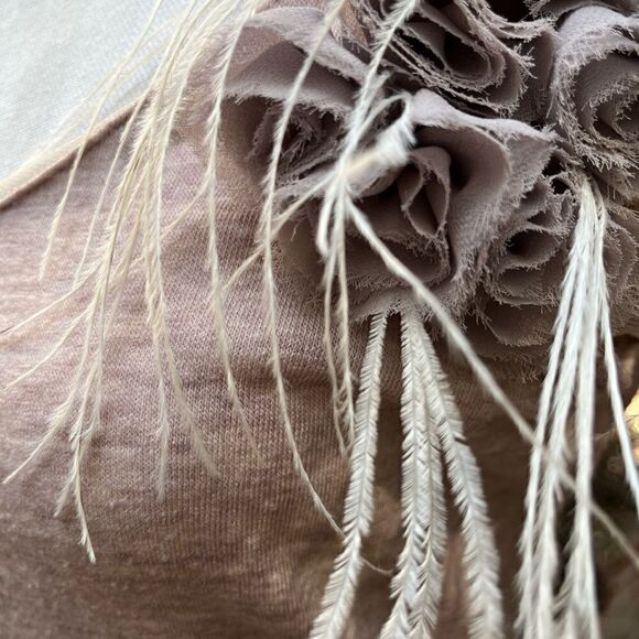 ANTHROPOLOGIE LULUMARI FLOWER FEATHER EMBELLISHED SHORT SLEEVE RUCHED TOP MEDIUM - Picture 13 of 15